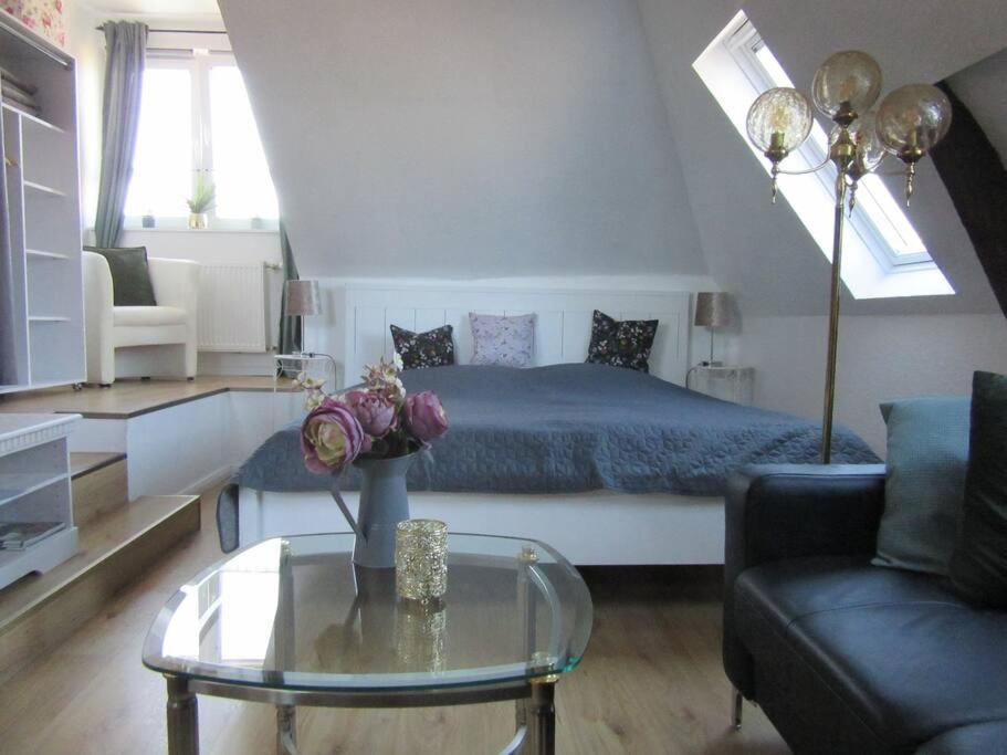 Komplett Ausgestattetes , Ebbe Und Flut Apartment Emden
